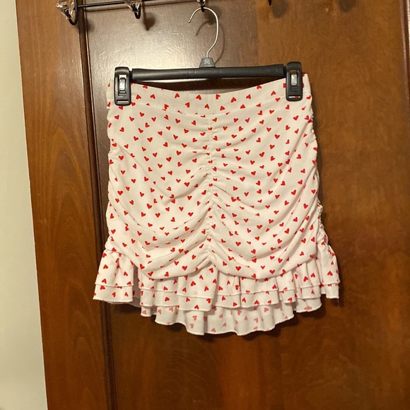 Adorable 2 piece set with ❤️ red hearts all over 😍😍😍 - Picture 11 of 16